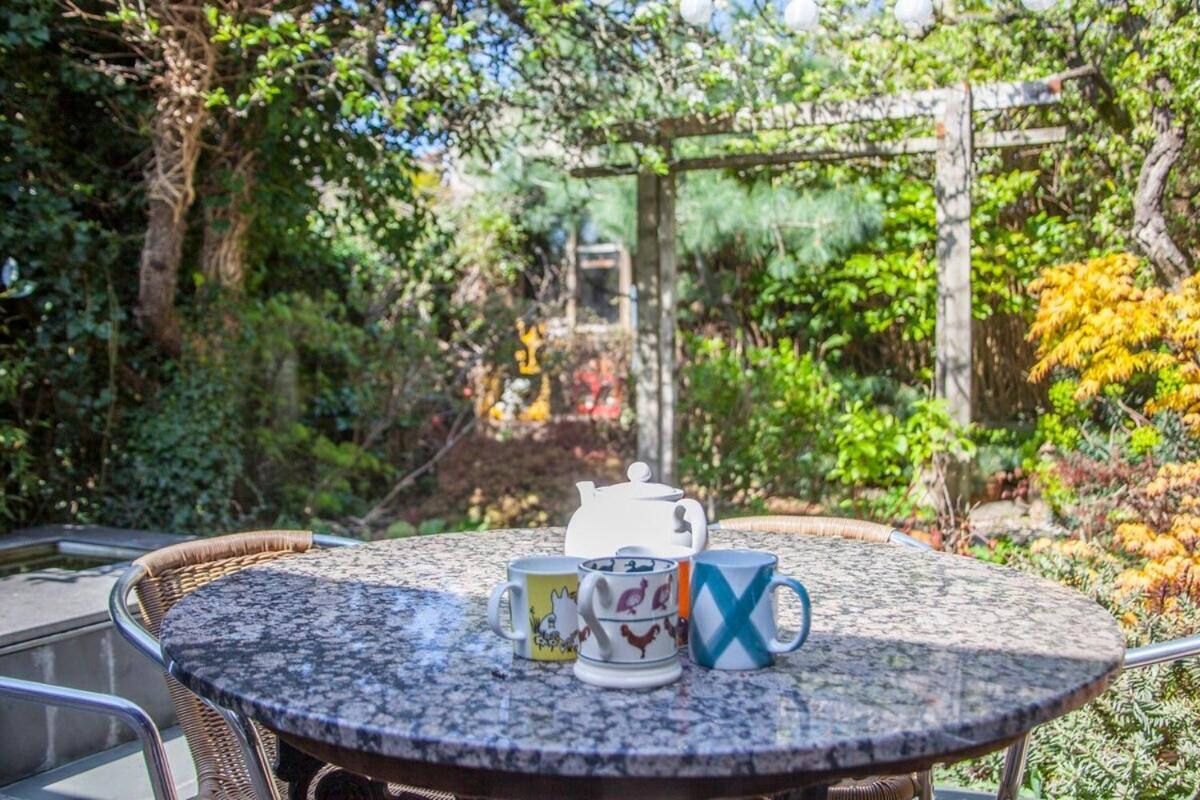 ※ Relaxing Home- Parking & Gorgeous Gardens 巴斯 外观 照片